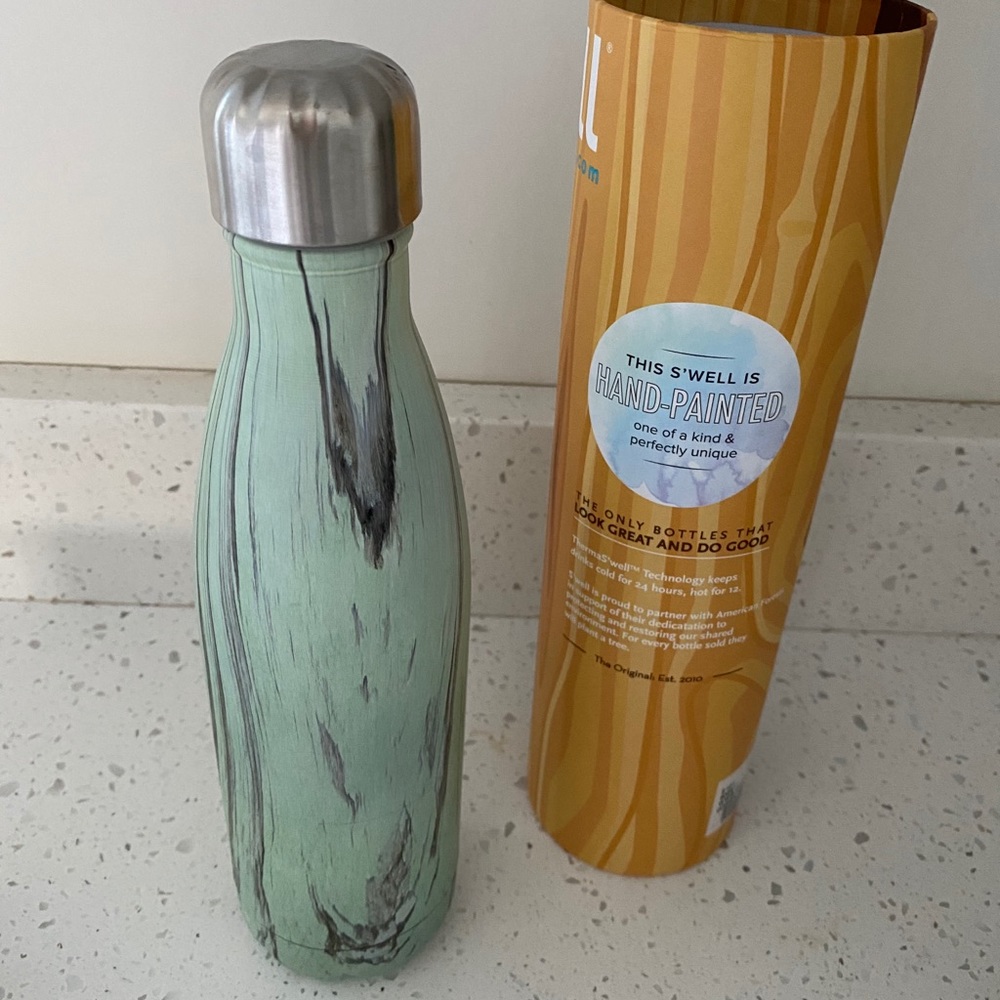 Swell wood collection water bottle